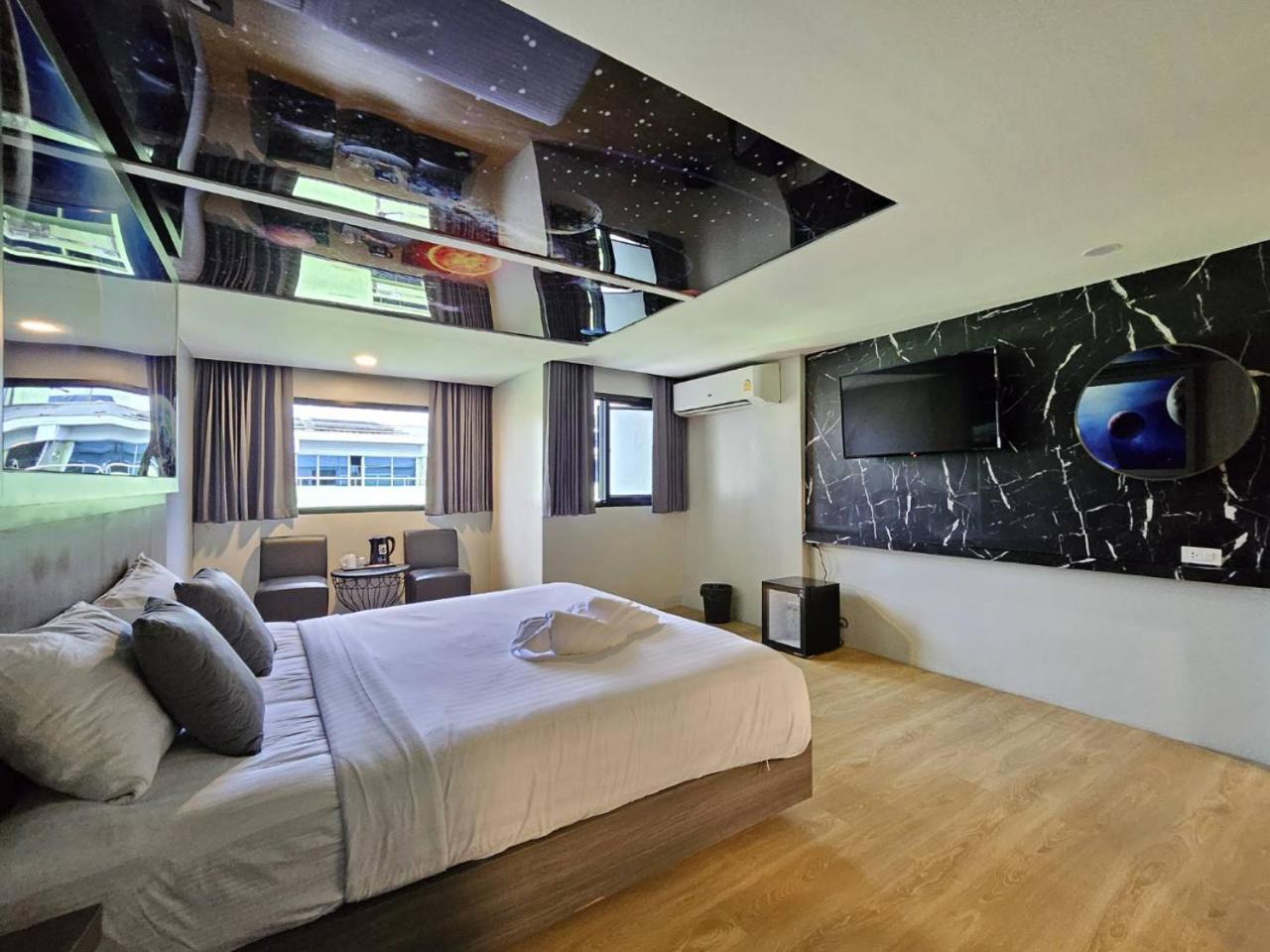 Oscar Palace Hotel & Wellness Center Ban Khlong Phruan Buitenkant foto